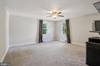 904 N Ivy St in Arlington, VA - Building Photo - Building Photo