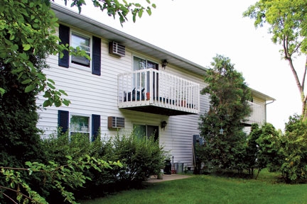 Walnut Street Apartments in Oregon, WI - Foto de edificio - Building Photo