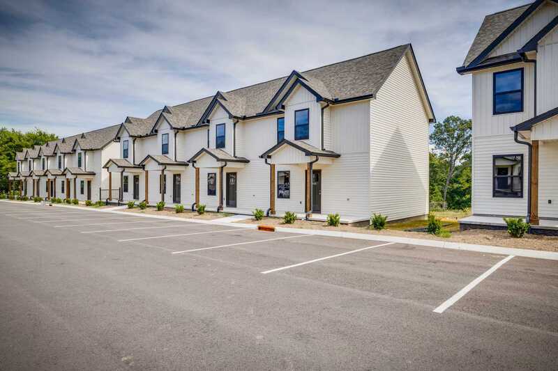 107 Delaney Wy in Lenoir City, TN - Building Photo