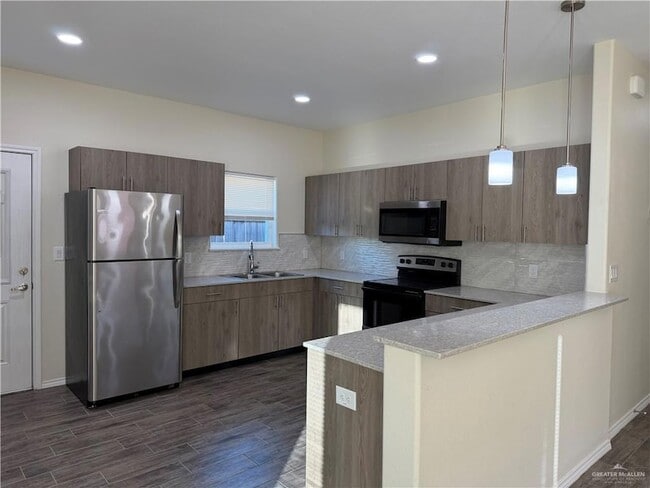 2206 N Hester St, Unit 2 in Edinburg, TX - Building Photo - Building Photo