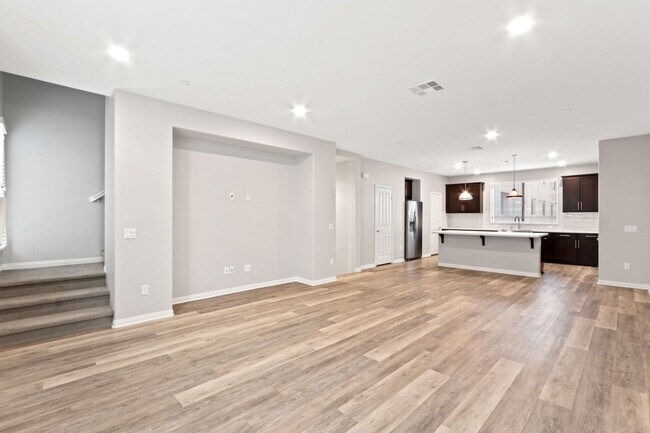 14410 Lily Ln in Gardena, CA - Building Photo - Building Photo