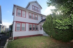176 Shephard Ave, Unit 1 in Newark, NJ - Building Photo