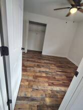 704 S 2nd St, Unit 5 in Williamsburg, KY - Foto de edificio - Building Photo