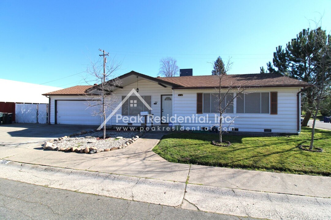 7116 Oakberry Way in Citrus Heights, CA - Foto de edificio