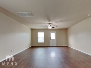 3707 Colemans Run in Converse, TX - Foto de edificio - Building Photo