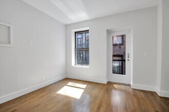 226 E 25th St in New York, NY - Foto de edificio - Building Photo