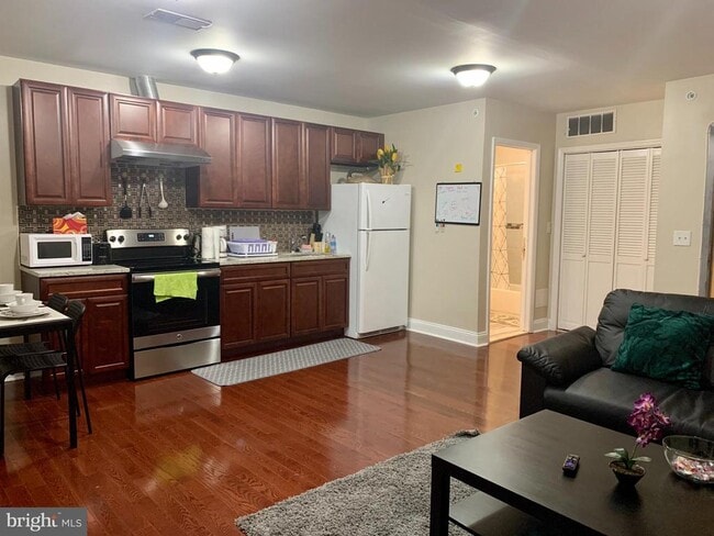 1211 Race St in Philadelphia, PA - Building Photo - Building Photo