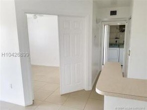 631 SW 111th Ln-Unit -301 in Pembroke Pines, FL - Building Photo - Building Photo