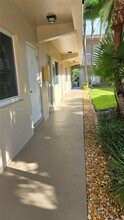 2110 NE 39th St in Fort Lauderdale, FL - Building Photo - Building Photo