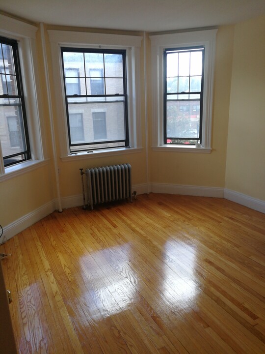 2 Sutherland Rd, Unit 31 in Boston, MA - Building Photo