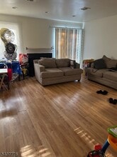 10 Leahy Ct in Franklin Township, NJ - Building Photo - Building Photo