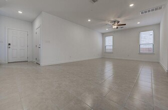 424 Bristlecone Bend in Liberty Hill, TX - Building Photo - Building Photo