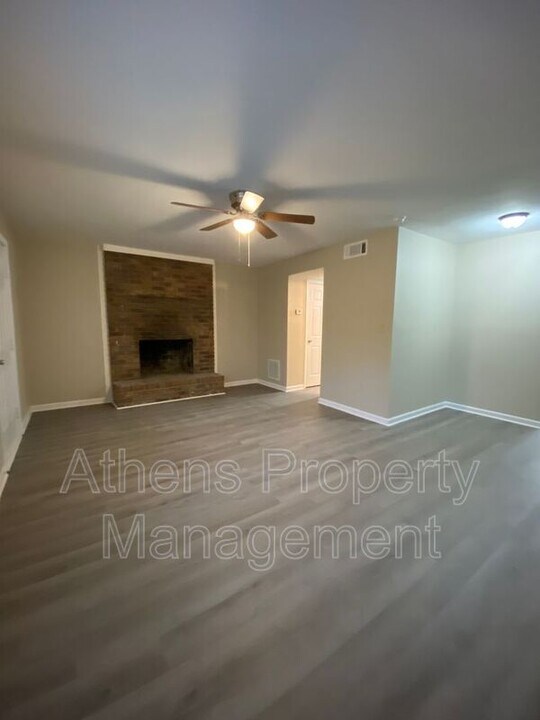 187 Shoemaker Ct in Athens, GA - Building Photo