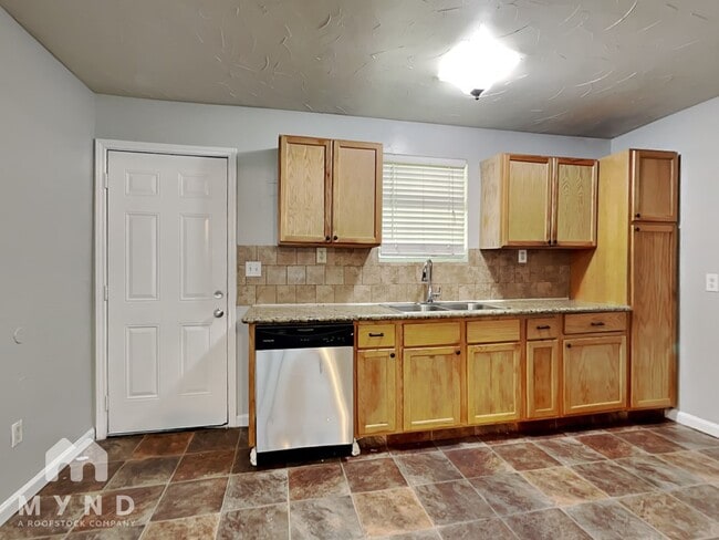 305 Sherbrook Ct in Pasadena, TX - Building Photo - Building Photo