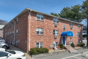 Newport Condominiums in Newburyport, MA - Building Photo