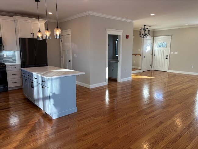 159 Elm St in Milford, NH - Building Photo - Building Photo