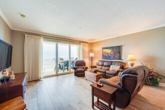 2300 N Atlantic Ave in Daytona Beach, FL - Building Photo - Building Photo