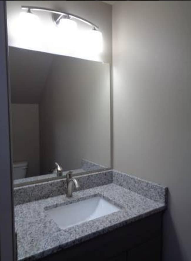 205 'J' St in Lebanon, OR - Building Photo - Building Photo