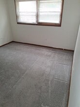 8854 N Chester Ave in Niles, IL - Building Photo - Building Photo