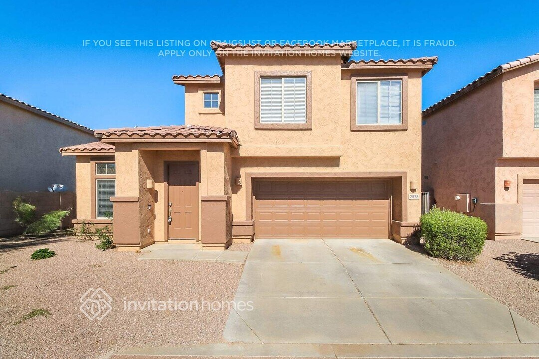 2578 E Bellerive Dr in Chandler, AZ - Foto de edificio