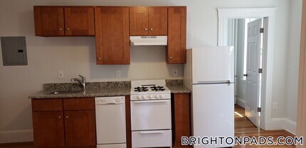 1615 Commonwealth Ave in Boston, MA - Building Photo - Building Photo