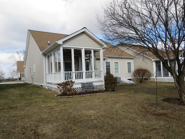 20 Truman Way in Rocky Hill, CT - Foto de edificio - Building Photo