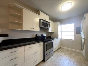 1502 Heights Blvd in Houston, TX - Foto de edificio - Building Photo