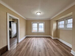 2117 Clinton St in Toledo, OH - Building Photo - Building Photo