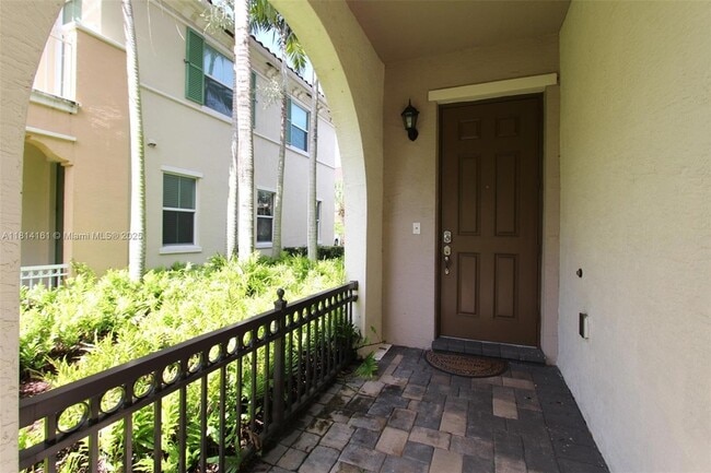 2927 Cascada Isle Way in Hollywood, FL - Building Photo - Building Photo