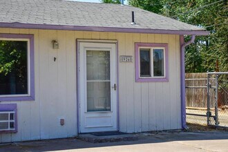 926 Mount Pitt Ave in Medford, OR - Building Photo - Building Photo