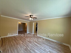 516 E Stanford St in Springfield, MO - Building Photo - Building Photo