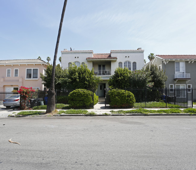 924 S Mariposa Ave in Los Angeles, CA - Building Photo - Building Photo