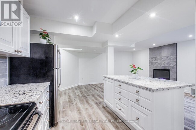 562 Winette Rd in Pickering, ON - Building Photo - Building Photo