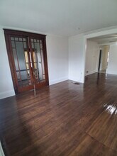 690 E Utica St, Unit 690 Upper in Buffalo, NY - Building Photo - Building Photo