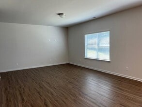 409 Deven Dr in Dallas, GA - Building Photo - Building Photo