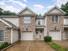 2822 Pickett Rd in Durham, NC - Building Photo