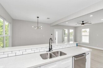 819 E 40th St in Houston, TX - Building Photo - Building Photo