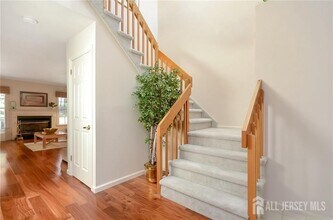 22 Briarwood Ct in Princeton, NJ - Foto de edificio - Building Photo