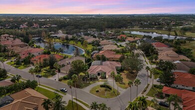 7042 Twin Hills Ter in Lakewood Ranch, FL - Building Photo - Building Photo