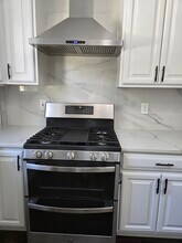 287 Cherry St, Unit 287-2 Cherry St Newton in Newton, MA - Building Photo - Building Photo