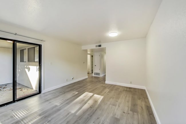 1421 38th Ave in Oakland, CA - Building Photo - Building Photo