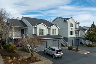 Summer Creek Apartments in Tigard, OR - Building Photo - Building Photo