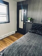 218 Warren St, Unit A in Watertown, MA - Building Photo - Building Photo