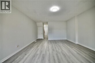 619 Wild Ginger Ave in Waterloo, ON - Building Photo - Building Photo