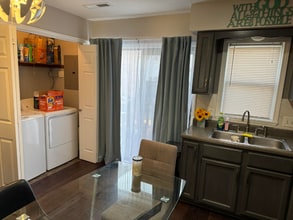 2700 S Ingram Mill Rd, Unit 8 in Springfield, MO - Building Photo - Building Photo