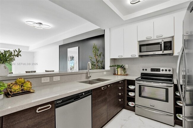 2708 NE 30th Pl in Fort Lauderdale, FL - Building Photo - Building Photo