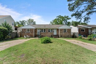 9243 Chelsea Ave in Norfolk, VA - Building Photo