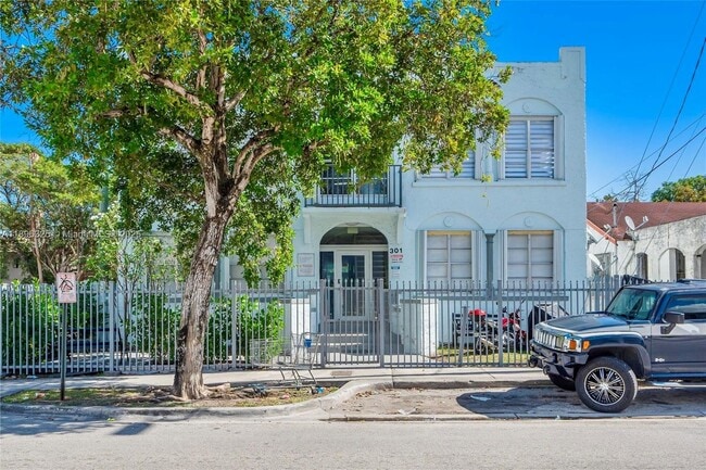 property at 301 SW 10th Ave
