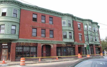 733-747 Huntington Ave in Boston, MA - Foto de edificio - Building Photo