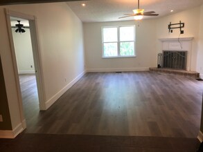 191 Northlake Dr in Hendersonville, TN - Foto de edificio - Building Photo